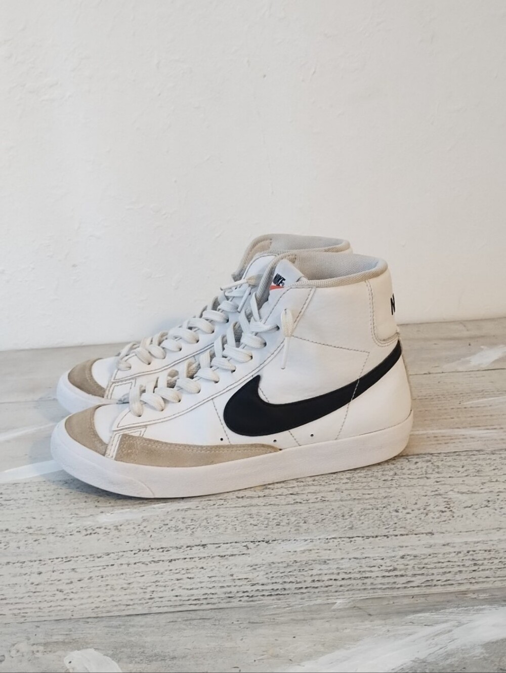 Nike White Youth Blazers (USA Size 5y White Black /UK 4.5 youth